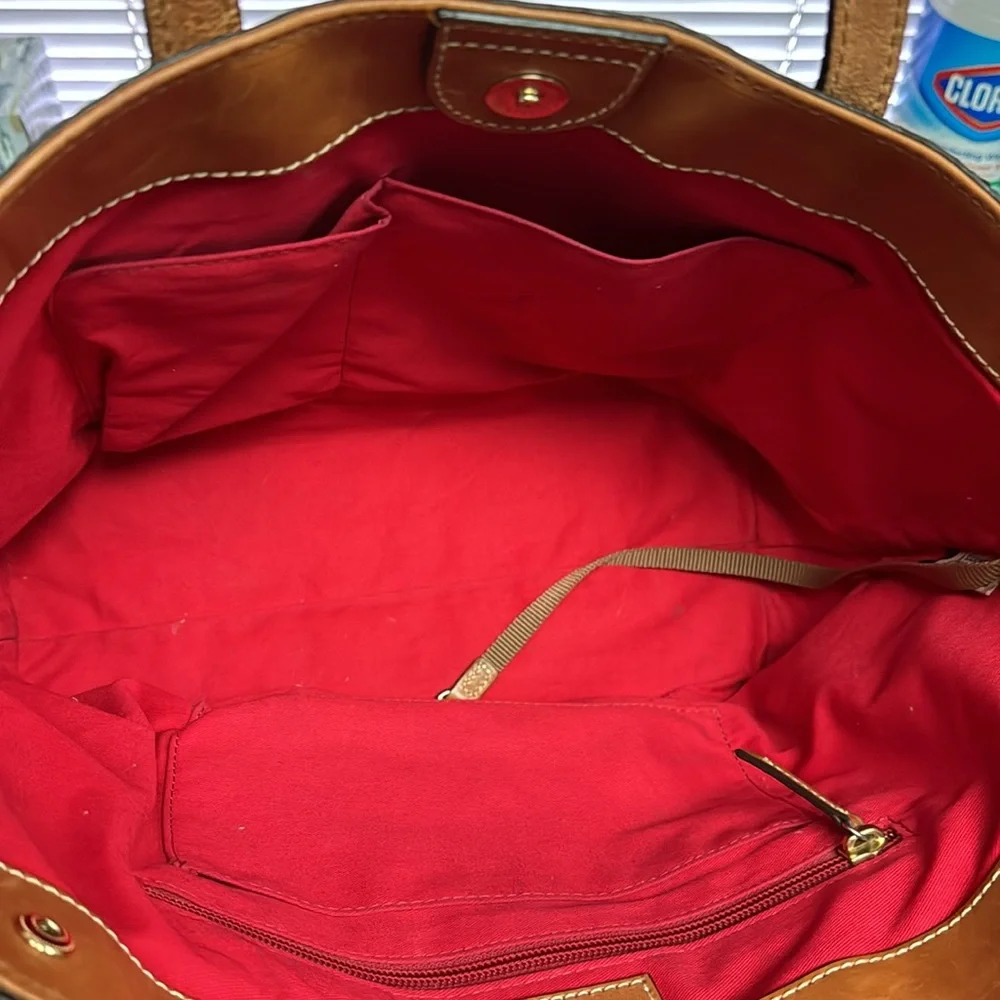 DOONEY AND BOURKE PATENT LEATHER TOTE - Picture 2 of 5